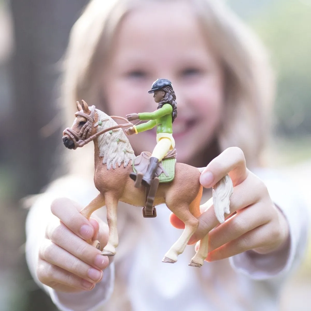 Schleich Horse Club Action Figure Sarah & Mistery per Bambini da 5+ Anni -  42542