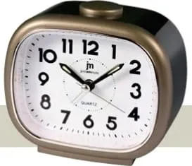 Sveglia analogica con indicazione a ore due, 14:00 o 2:00 isolata